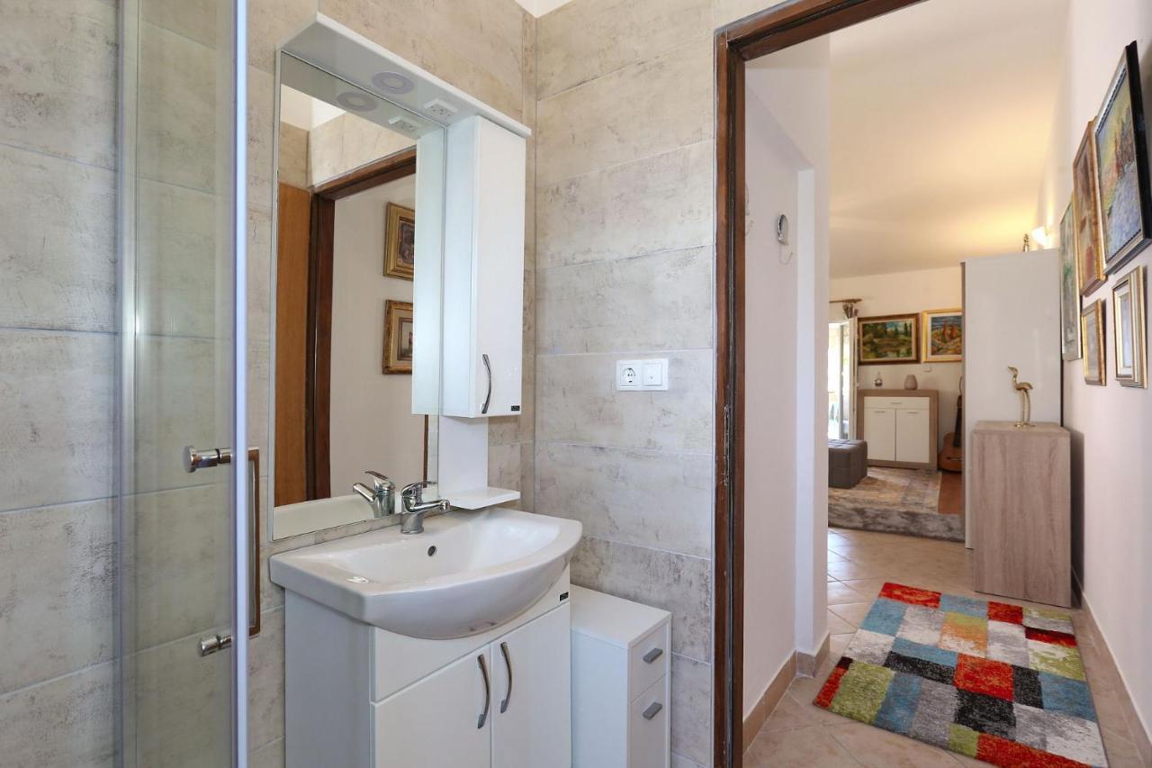 ויר Apartments Ivan מראה חיצוני תמונה